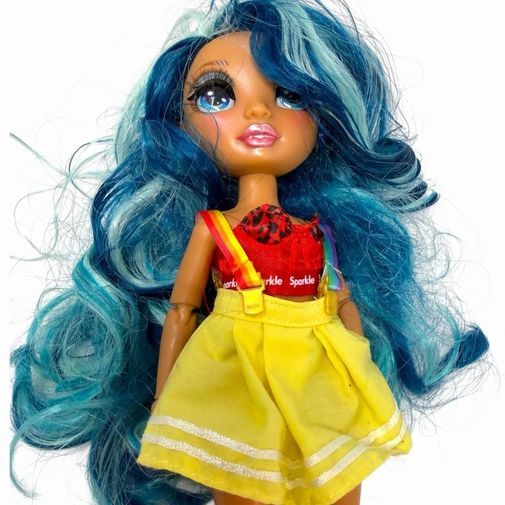 Rainbow High Skylar Bradshaw Series 1 Fashion Doll Blue Hair Shirt Skirt/Overall
